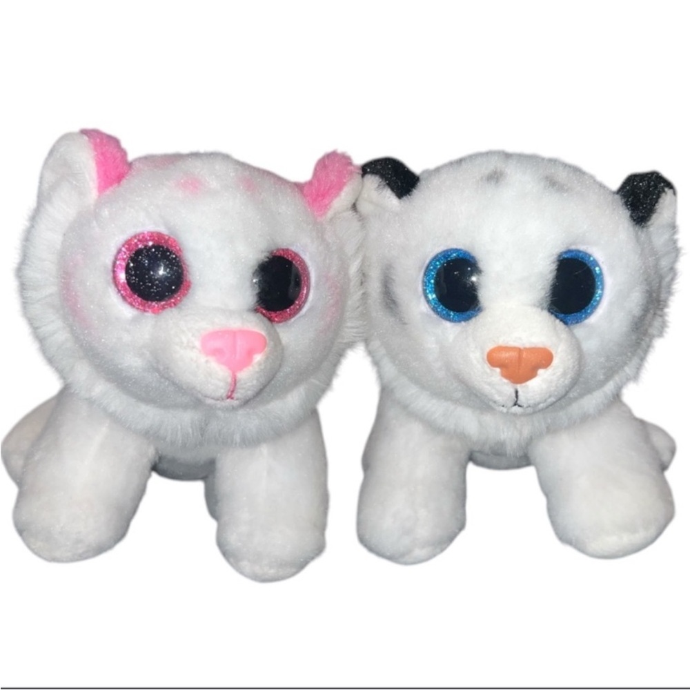 Plush Cat Toy Set - Pink and Blue Eyes